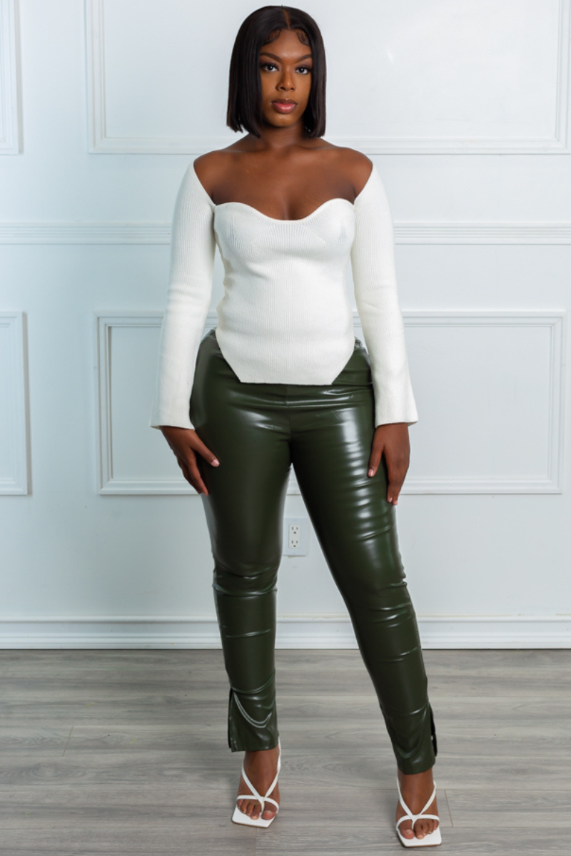 SASSY FAUX LEATHER PANTS(OLIVE) -𝐅𝐈𝐍𝐀𝐋 𝐒𝐀𝐋𝐄